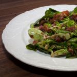 2013-12-01 1. Gang - Feldsalat mit Huehnerleber an Honig-Senf-Sauce
