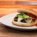 2014-07-27 2. Gang - Burger mit karamellisierten Zwiebeln und Gorgonzola