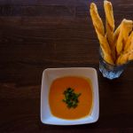 2017-09-24 0. Gang - Tomatencremesuppe mit kleiner Kaesestange